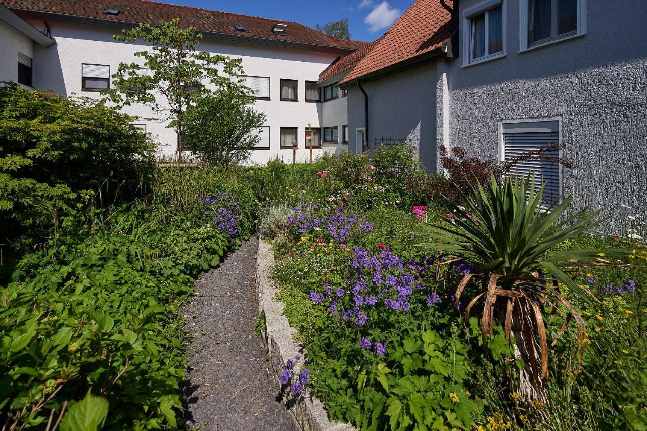 Gaestehaus St Theresia Bodensee Eriskirch Exterior photo