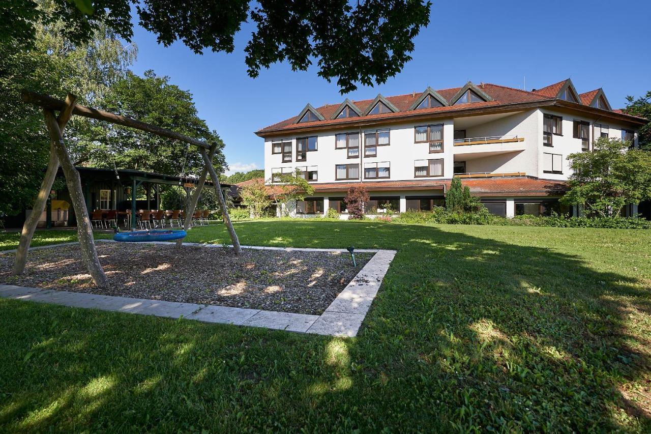 Gaestehaus St Theresia Bodensee Eriskirch Exterior photo