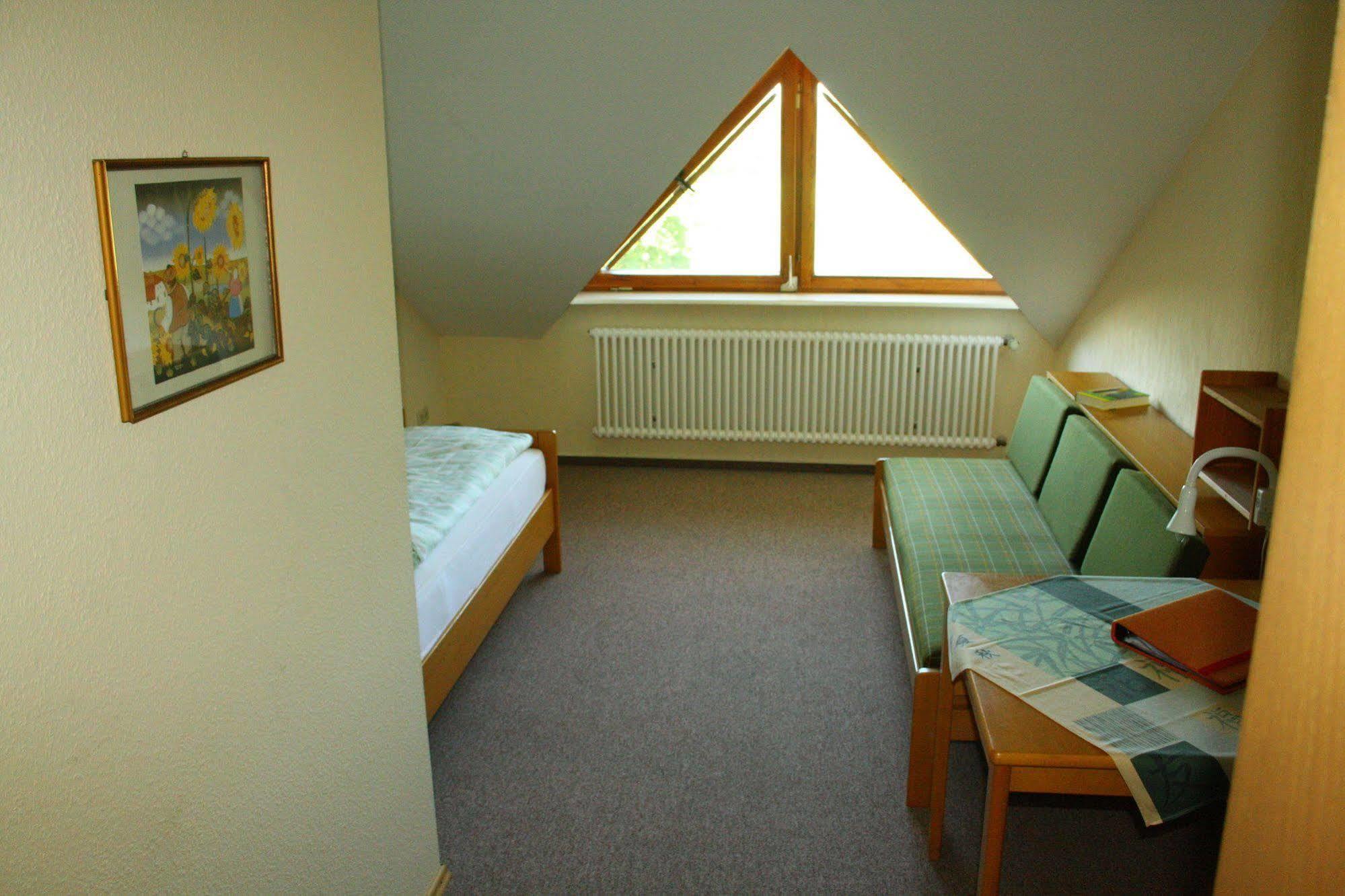 Gaestehaus St Theresia Bodensee Eriskirch Exterior photo