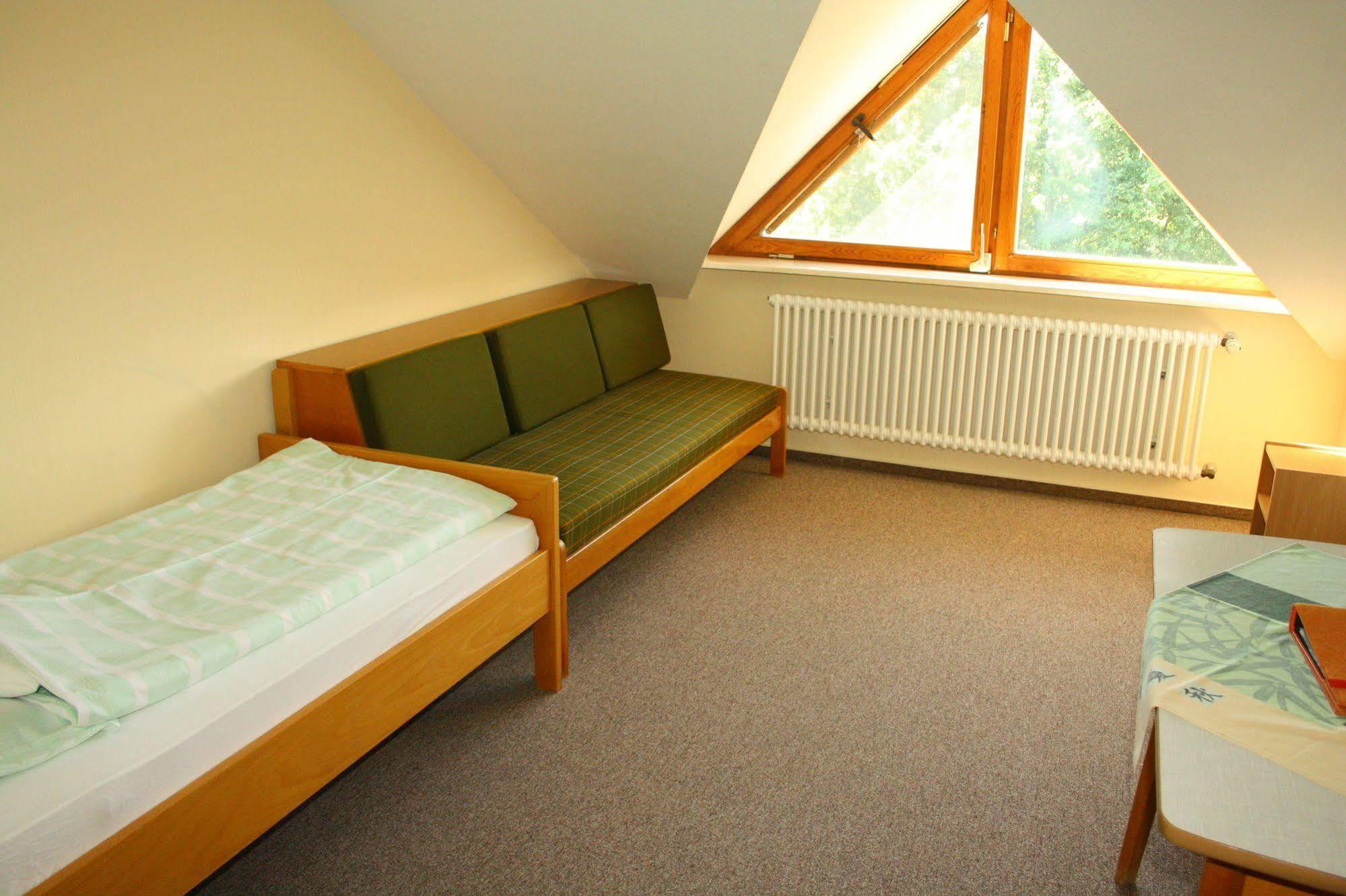 Gaestehaus St Theresia Bodensee Eriskirch Exterior photo